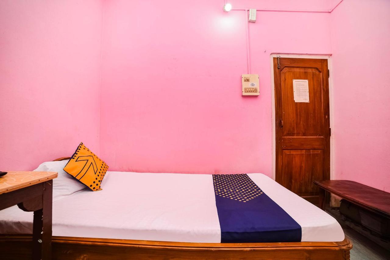 SPOT ON 66402 Hotel Moon Moon Goalpara Buitenkant foto